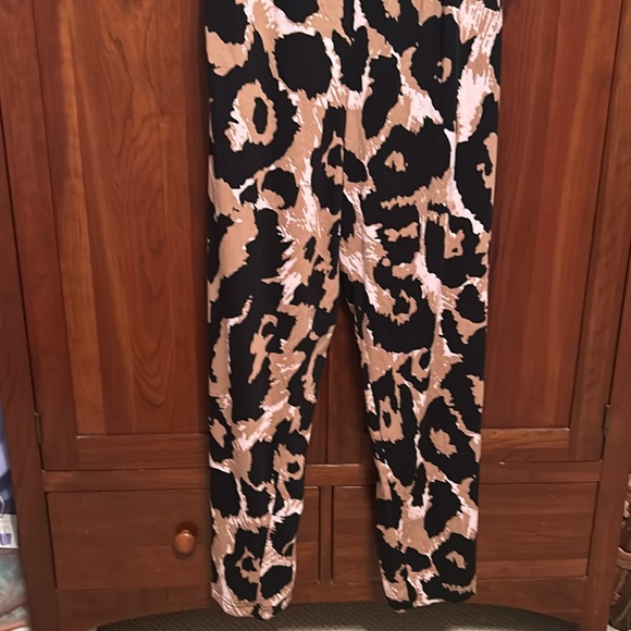 Brand new jumpsuit - Picture 2 of 7